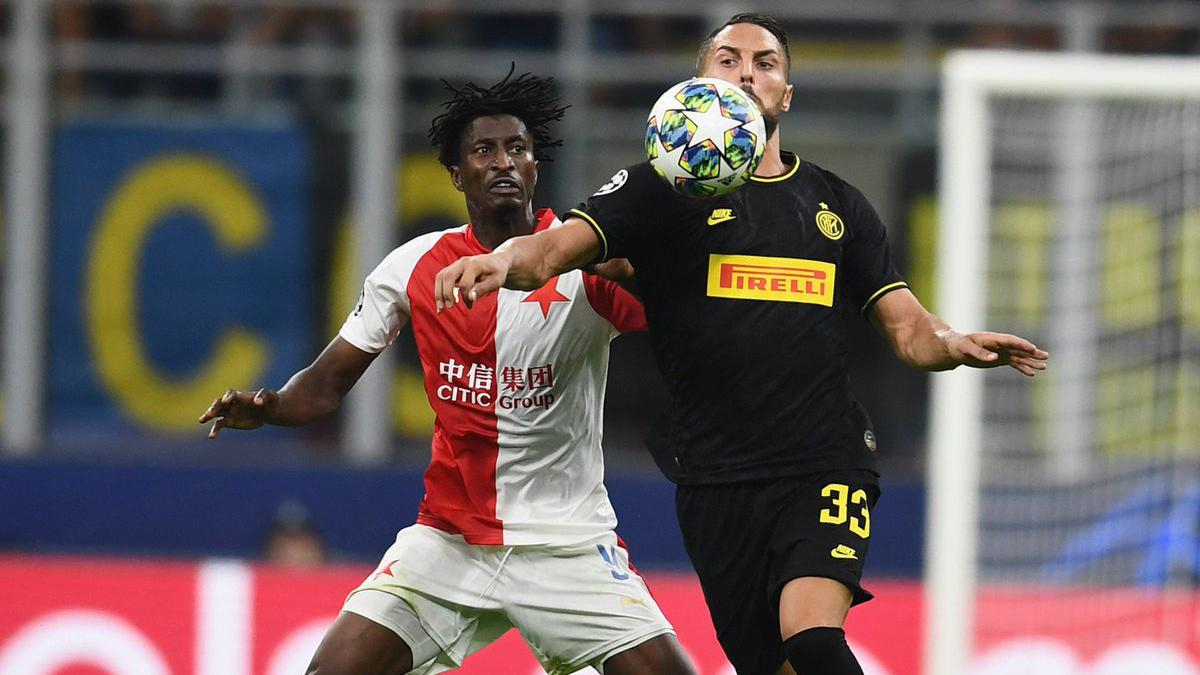 Чешская "Славия" сенсационно отобрала очки у "Интера": видео