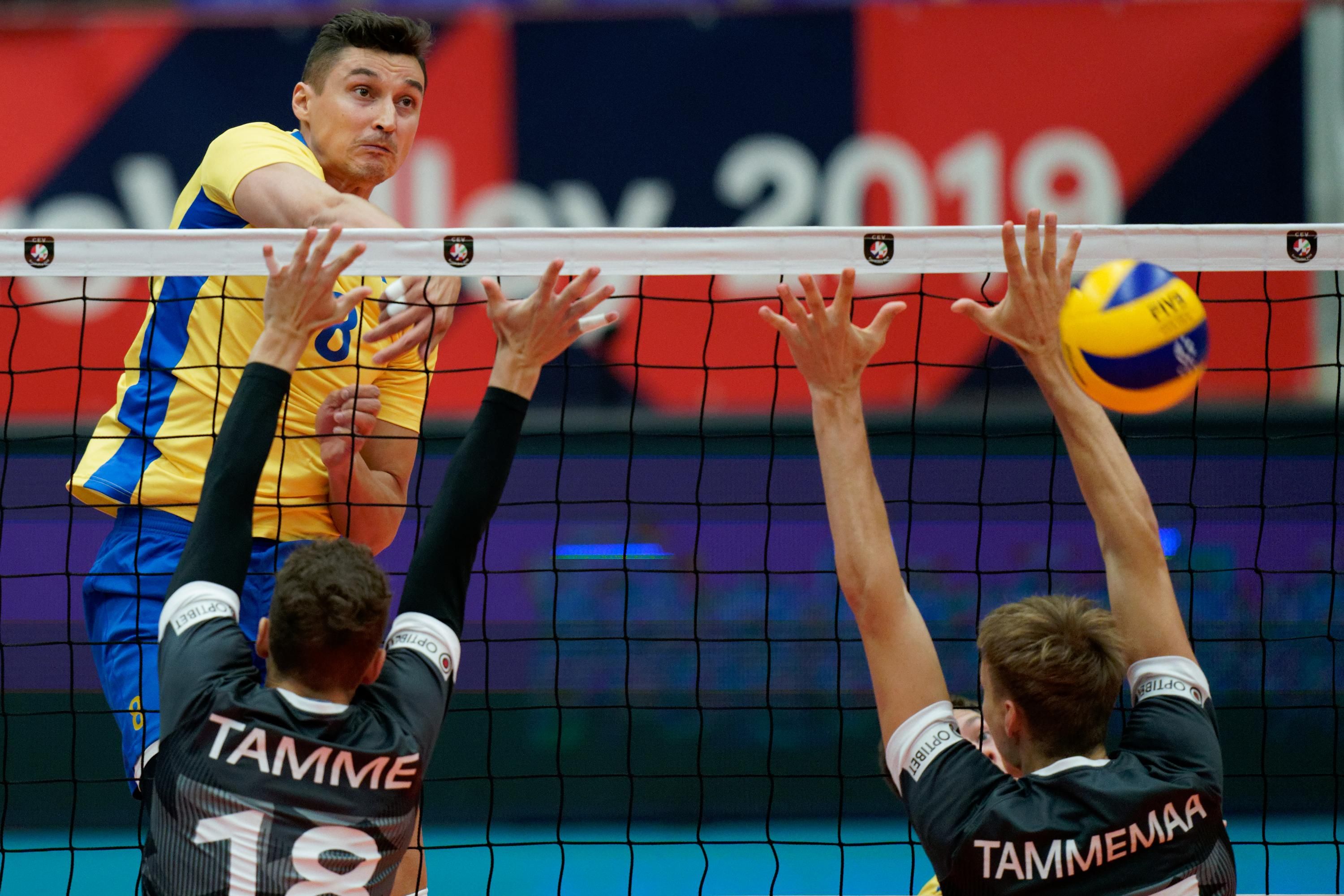 Сборная Украины уступила Польше на Евро-2019 по волейболу, но сыграет в плей-офф