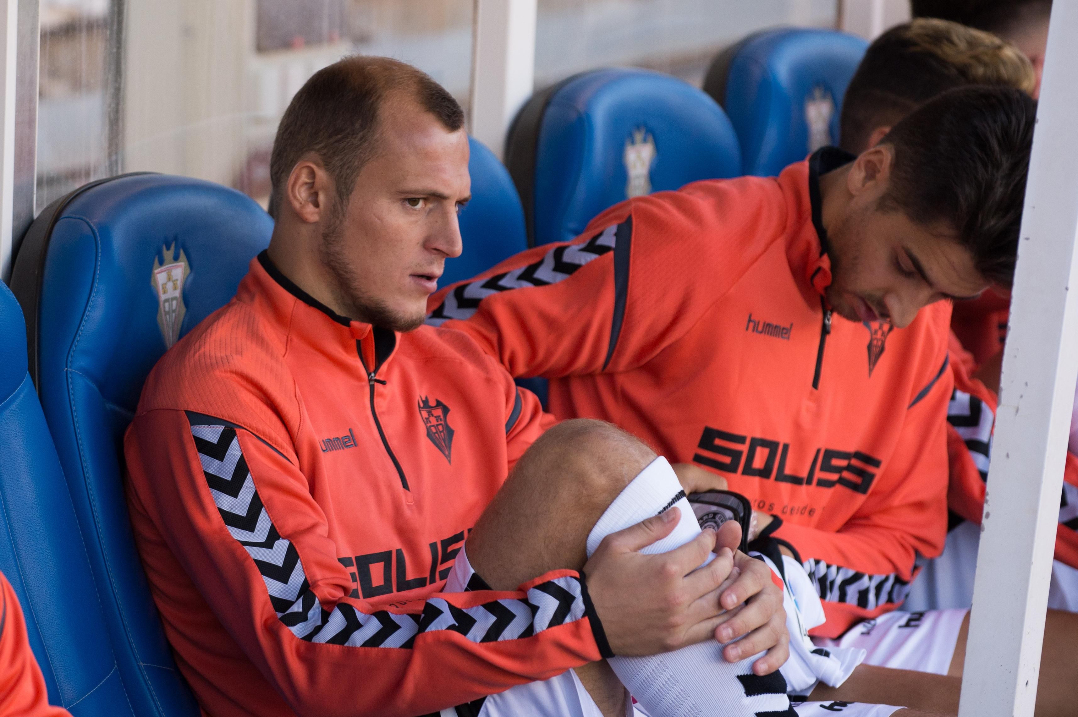 "Альбасете" успешно обжаловал желтую карточку Зозули – клуб обвиняет судей в травле украинца "Альбасете" успешно обжаловал желтую карточку Зозули – клуб обвиняет судей в травле украинца