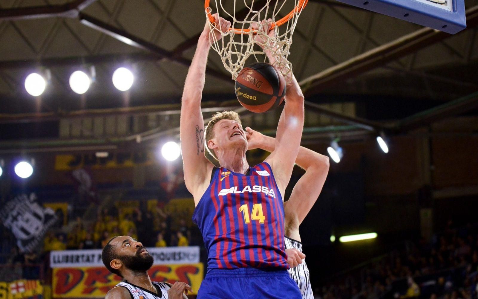 Игрок сборной Украины вместе с "Барселоной" вышел в финал Суперкубка Испании Игрок сборной Украины вместе с "Барселоной" вышел в финал Суперкубка Испании