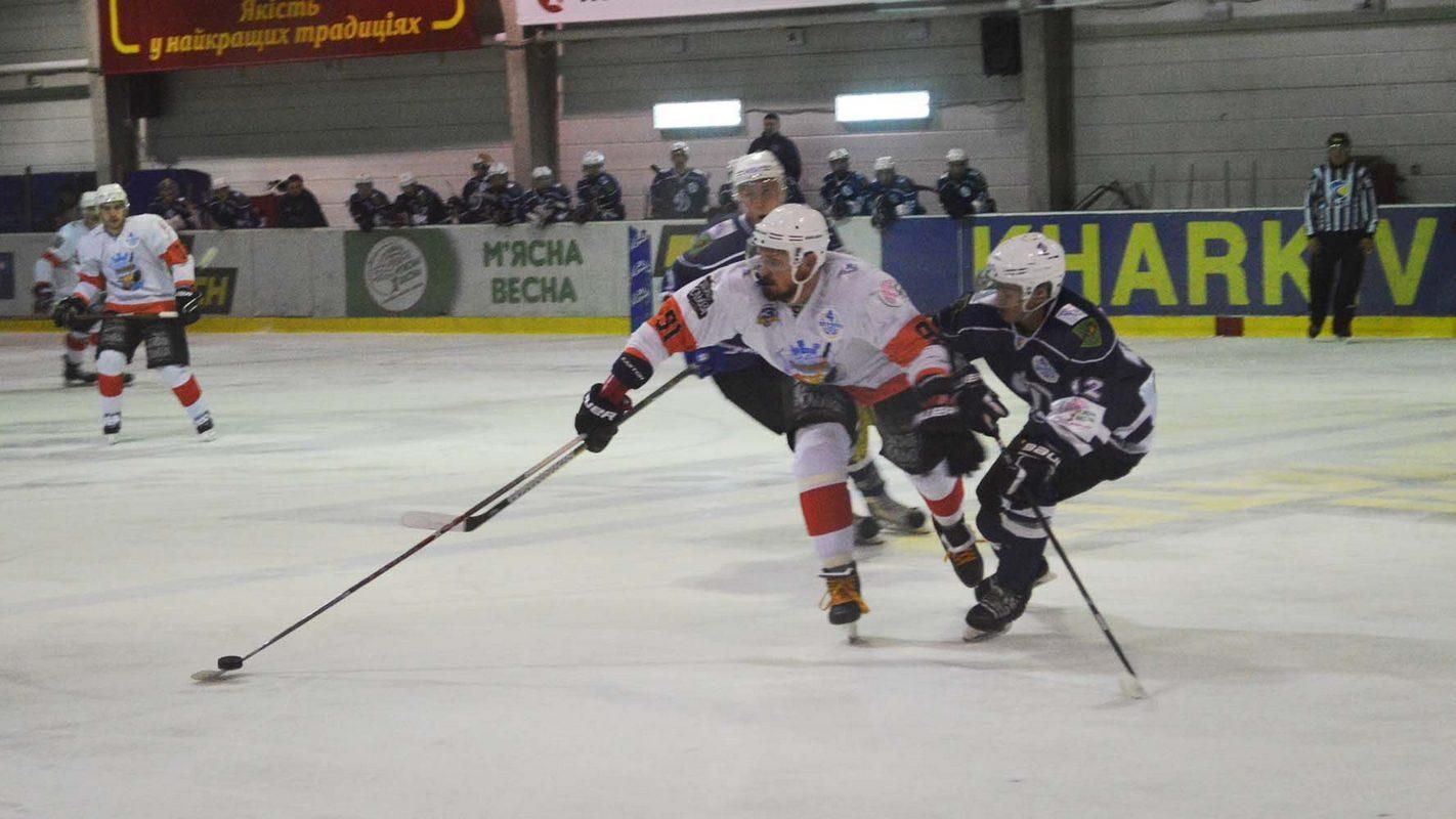 "Динамо" вдома зазнало розгромної поразки від "Кременчука" у матчі УХЛ: відео "Динамо" вдома зазнало розгромної поразки від "Кременчука" у матчі УХЛ: відео