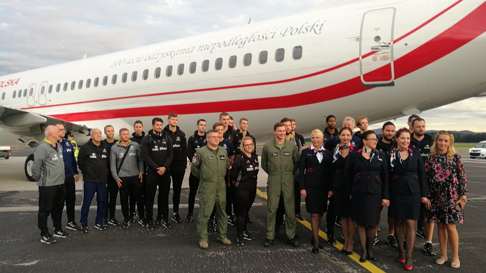 Премьер-министр Польши выделил правительственный самолет сборной по волейболу