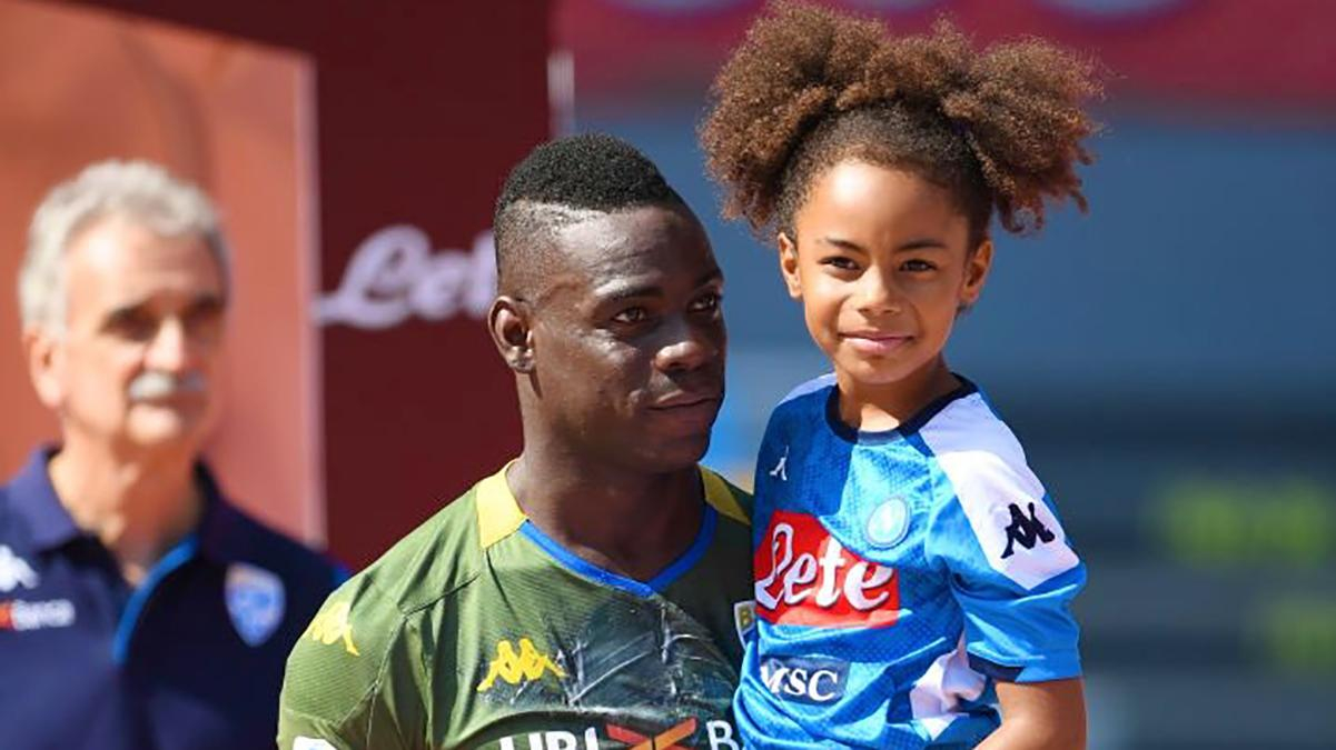 Балотелли забил первый гол за "Брешию", но его команда проиграла "Наполи": видео