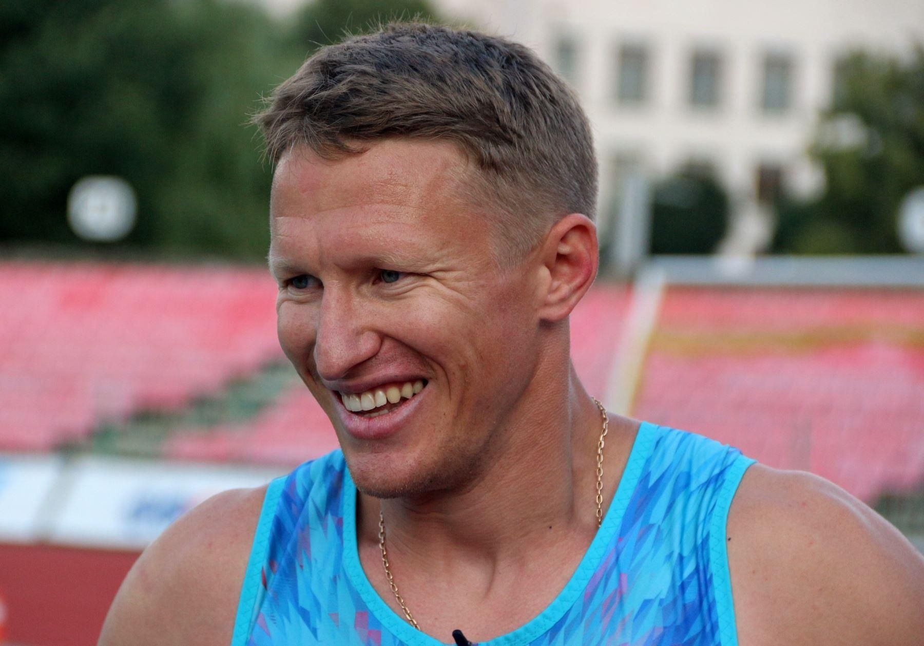 Український спринтер пробився у півфінал чемпіонату світу з легкої атлетики Український спринтер пробився у півфінал чемпіонату світу з легкої атлетики