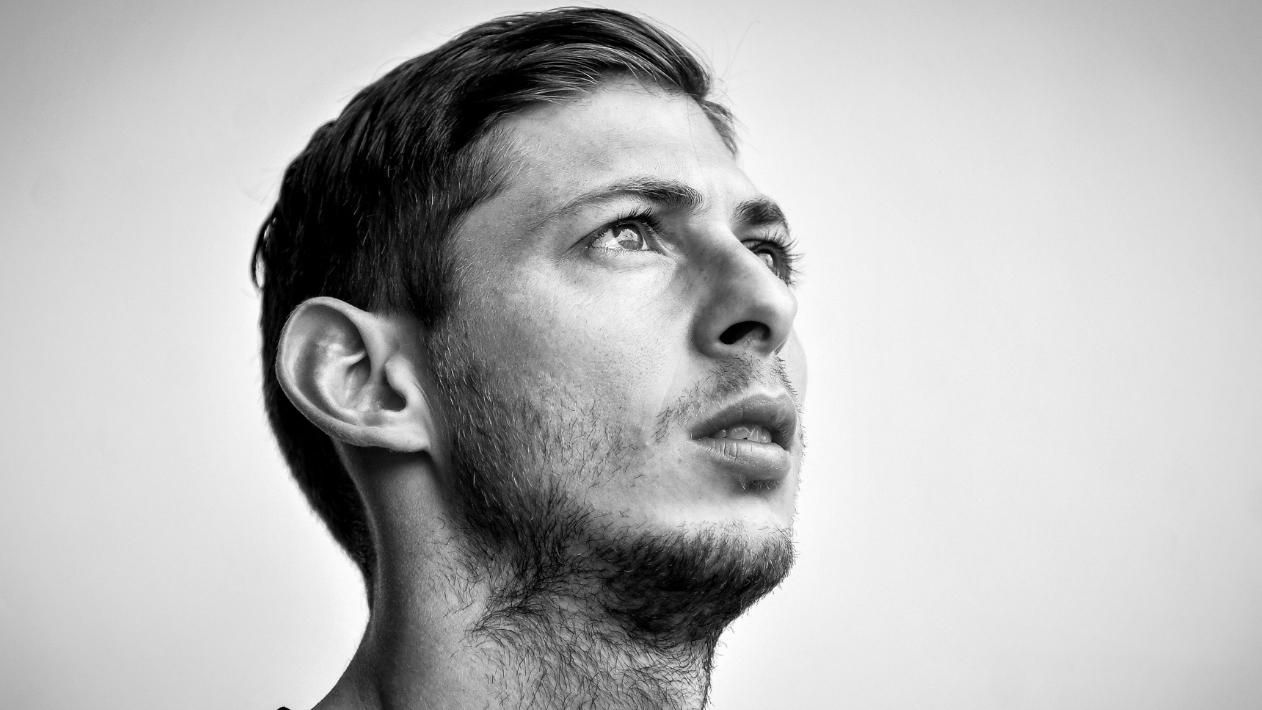 Смерть Эмилиано Салы: ФИФА обязал "Кардифф" заплатить часть трансфера за погибшего игрока Смерть Эмилиано Салы: ФИФА обязал "Кардифф" заплатить часть трансфера за погибшего игрока