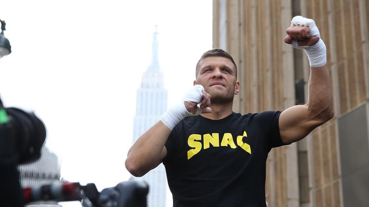 Український боксер Сергій Дерев'янченко провів відкрите тренування на вулиці в Нью-Йорку: фото