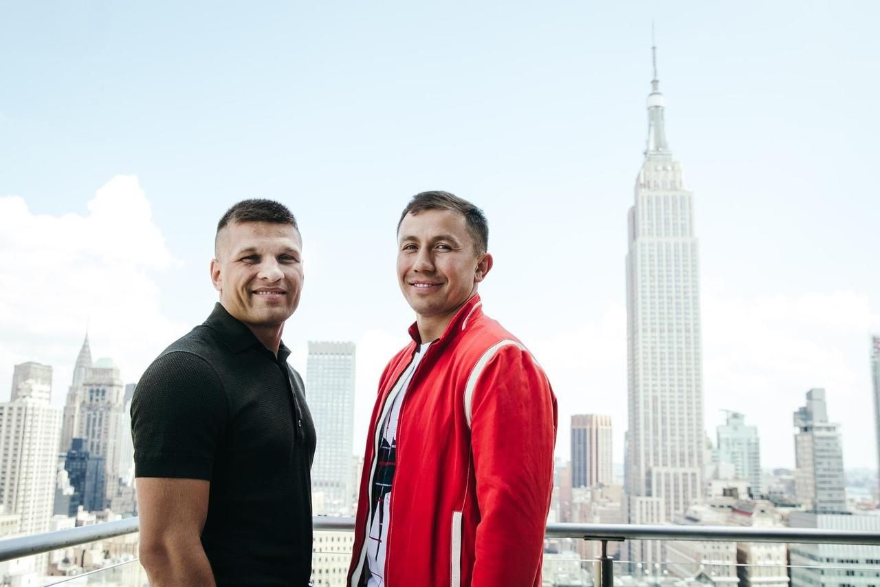 Дерев'янченко та Головкін провели дуель поглядів перед титульним боєм: відео Дерев'янченко та Головкін провели дуель поглядів перед титульним боєм: відео