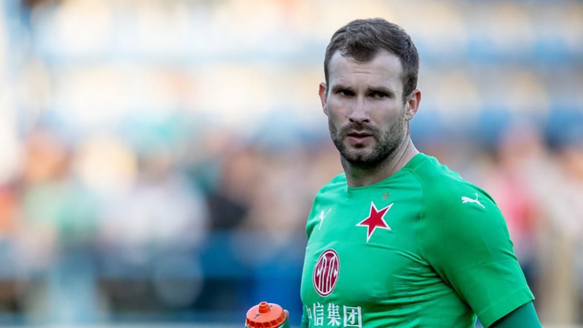 Воротар "Славії" холоднокровним фінтом обіграв гравця "Боруссії" Д: відео Воротар "Славії" холоднокровним фінтом обіграв гравця "Боруссії" Д: відео