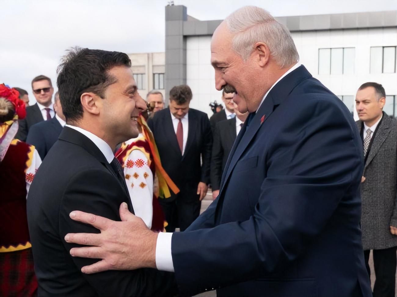 Зеленський запропонував Лукашенку спільно провести Олімпійські ігри