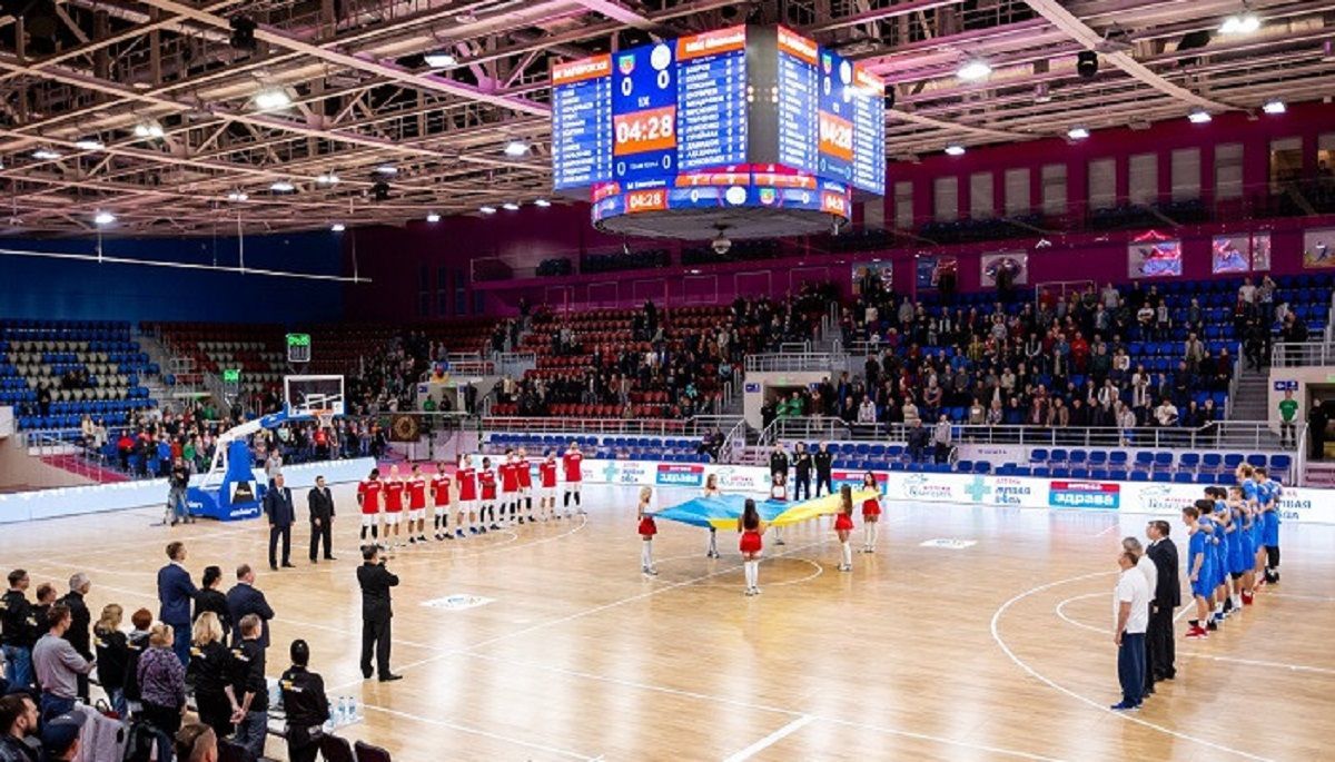 "Запорожье" дома победило "Николаев", "Мавпы" в овертайме вырвали победу у "Соколов" "Запорожье" дома победило "Николаев", "Мавпы" в овертайме вырвали победу у "Соколов"