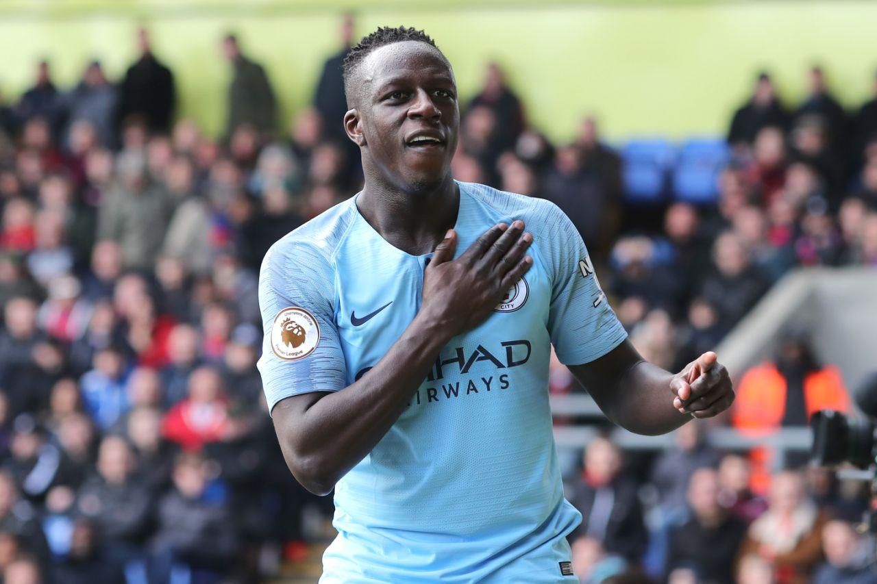 Главный конкурент Зинченко в "Ман Сити" снова травмировался Главный конкурент Зинченко в "Ман Сити" снова травмировался