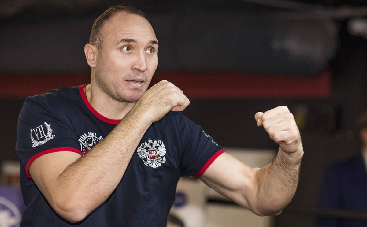 Промоутер Усика прокоментував можливість бою з росіянином Устіновим Промоутер Усика прокоментував можливість бою з росіянином Устіновим