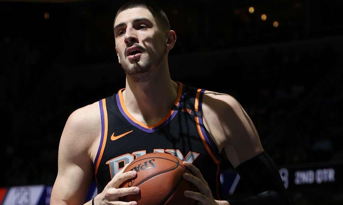 Український баскетболіст НБА вперше показав, як живе в Америці: відео Український баскетболіст НБА вперше показав, як живе в Америці: відео