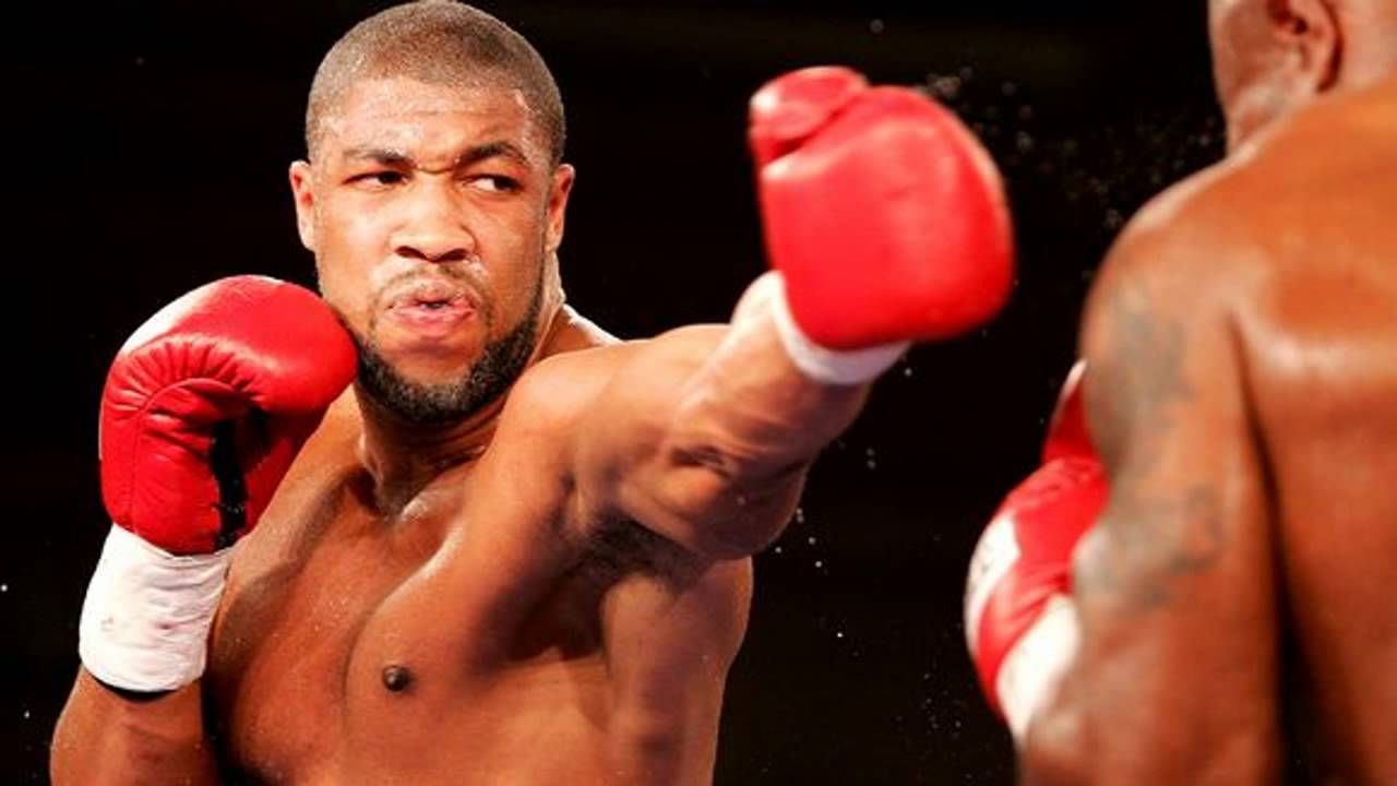 Став відомий можливий суперник Усика на дебютний бій у суперважкій вазі Став відомий можливий суперник Усика на дебютний бій у суперважкій вазі