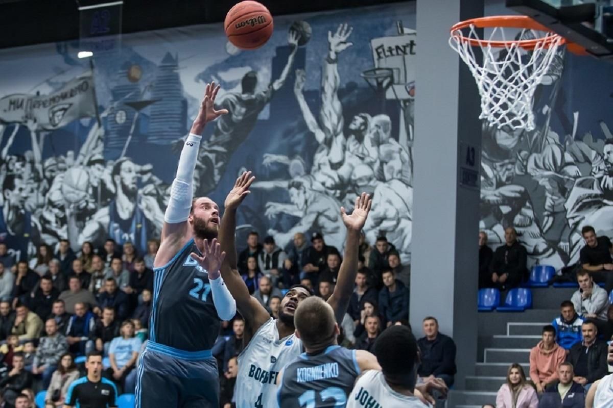 "Днепр" обыграл "Борисфен" и вышел в групповой раунд Кубка Европы FIBA