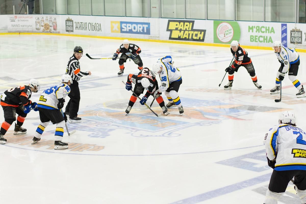 Лидер УХЛ неожиданно проиграл дома "Днепру": видео Лидер УХЛ неожиданно проиграл дома "Днепру": видео