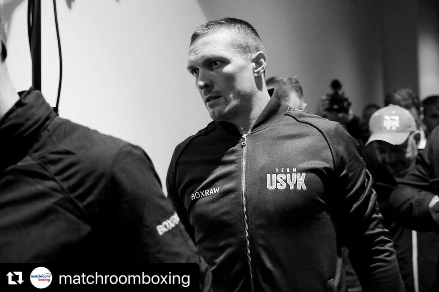 Усик прокомментировал победу в дебютном поединке в супертяжелом весе Усик прокомментировал победу в дебютном поединке в супертяжелом весе