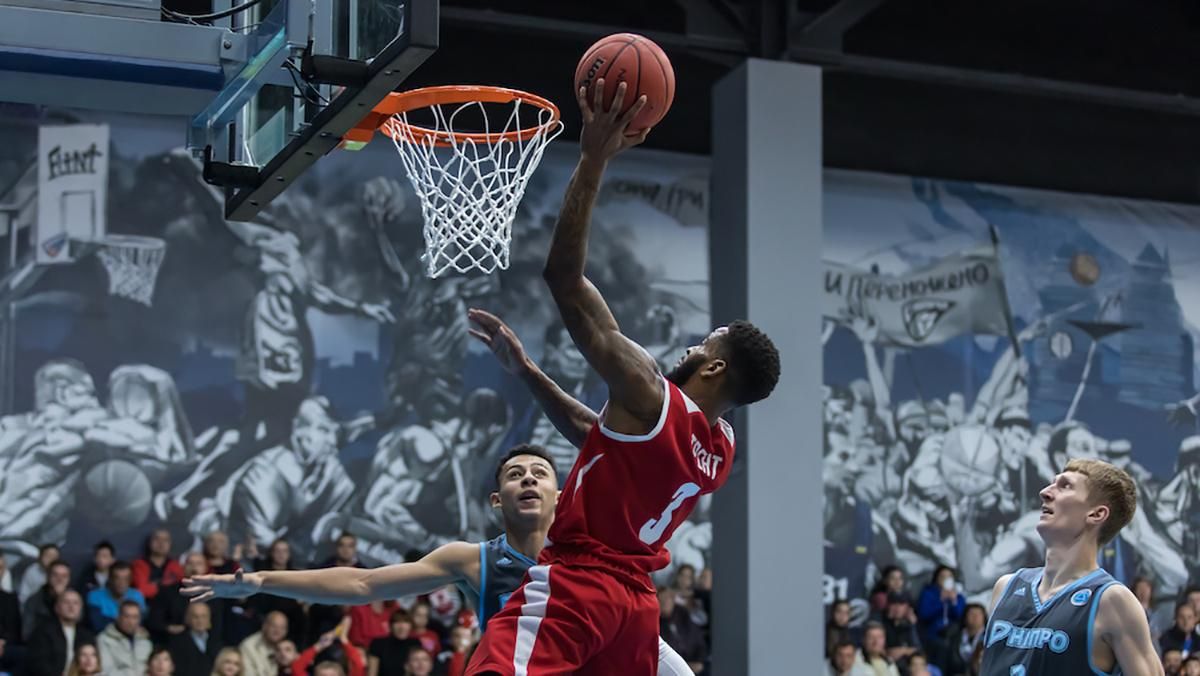 "Прометей" сенсационно нанес поражение "Днепру" и продлил победную серию "Прометей" сенсационно нанес поражение "Днепру" и продлил победную серию