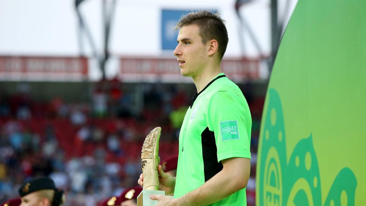 Лунин попал в финальный список претендентов на награду Golden Boy-2019 Лунин попал в финальный список претендентов на награду Golden Boy-2019