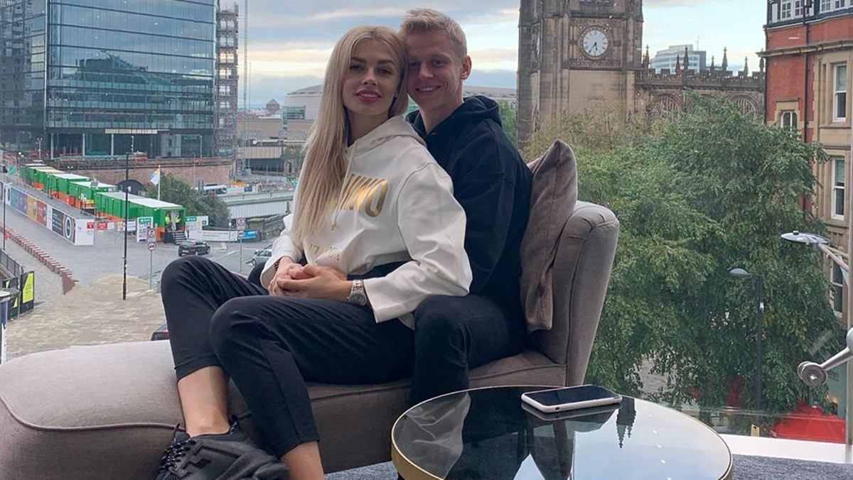 Зінченко одружується – футболіст зробив пропозицію Владі Седан Зінченко одружується – футболіст зробив пропозицію Владі Седан