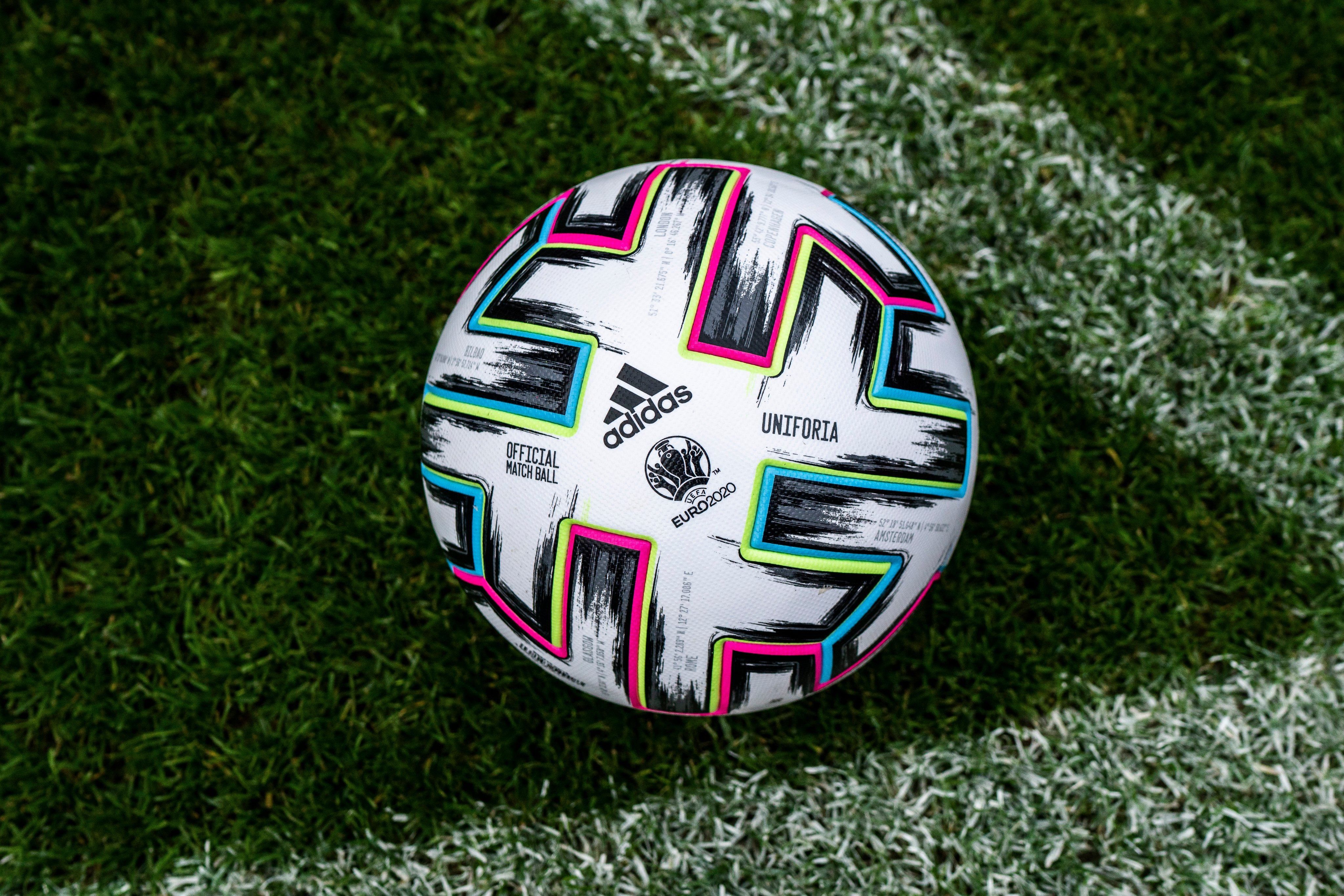Опубликовано фото мяча Евро-2020