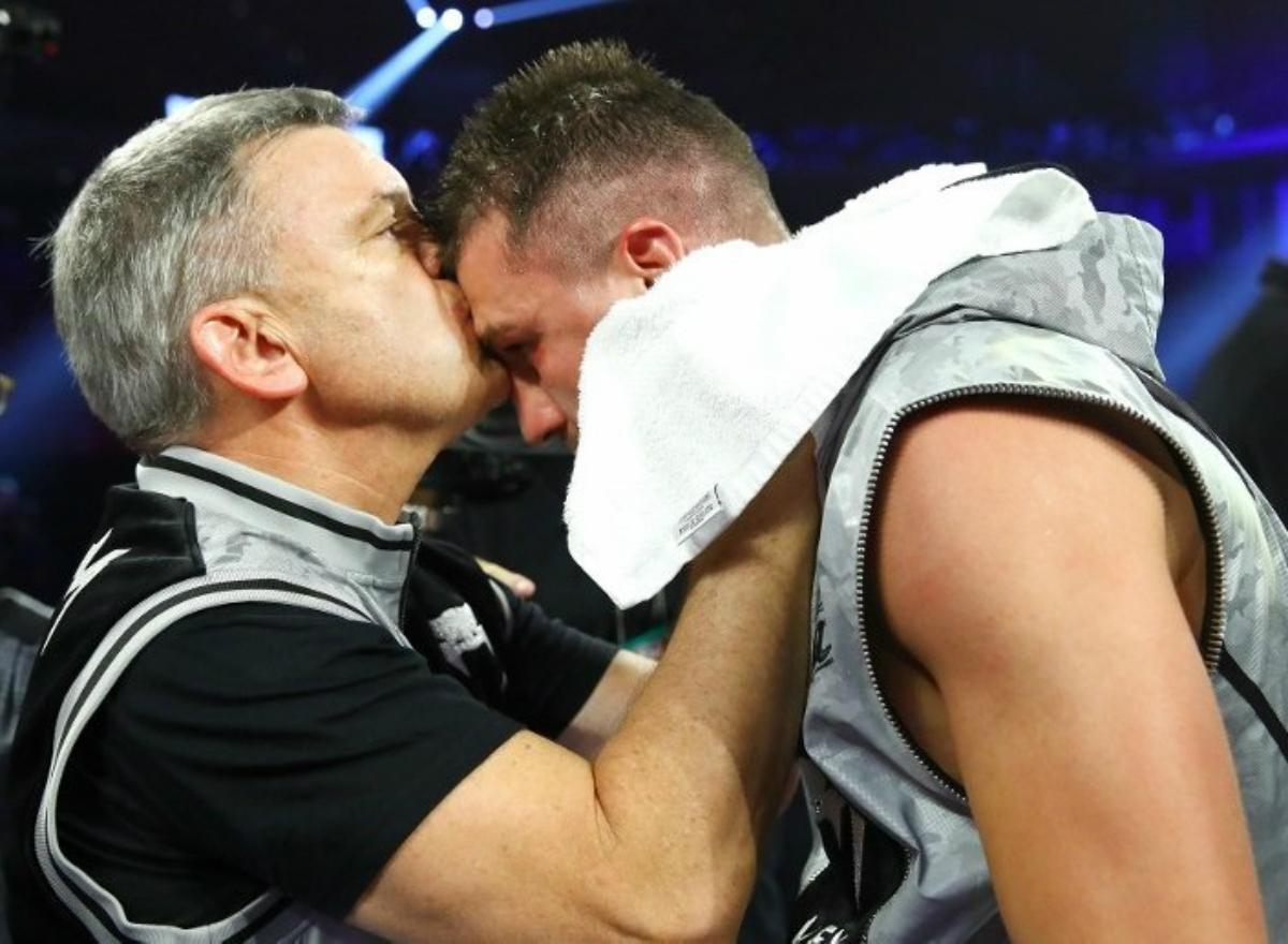 Тренер Гвоздика прокомментировал состояние украинца, которого забрали в больницу после боя