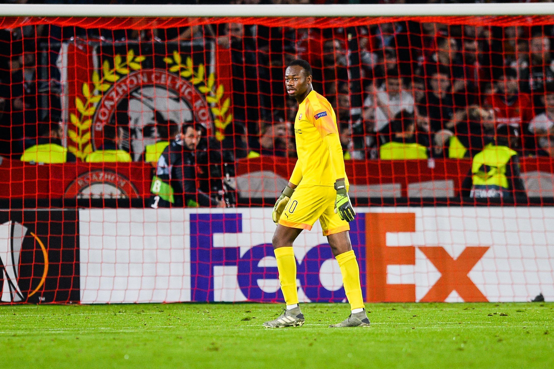 Вратарь "Ренна" установил рекорд Лиги Европы из-за действий российского арбитра: видео