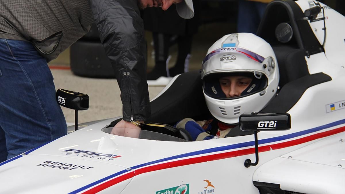 Украинский гонщик выступит на трассе "Яс-Марина" в Абу-Даби Украинский гонщик выступит на трассе "Яс-Марина" в Абу-Даби