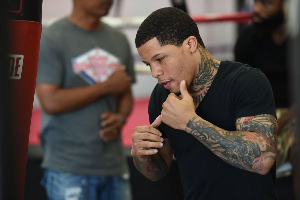 Потенційні суперники українських боксерів влаштували бійку перед боєм Альварес – Ковальов Потенційні суперники українських боксерів влаштували бійку перед боєм Альварес – Ковальов