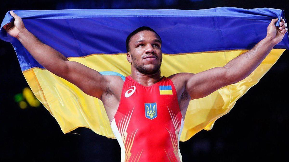 Пятов, Підгрушна, Беленюк та інші прочитали вірші до Дня української мови: щирі відео Пятов, Підгрушна, Беленюк та інші прочитали вірші до Дня української мови: щирі відео