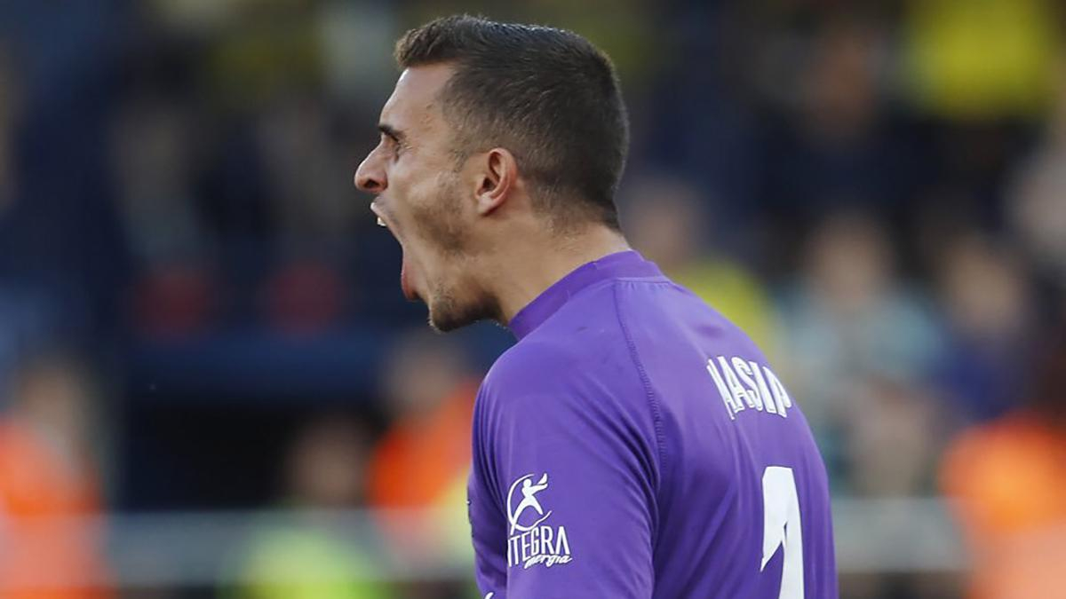 Конкурент Лунина пропустил курьезный гол, после которого Андрей должен получить шанс: видео