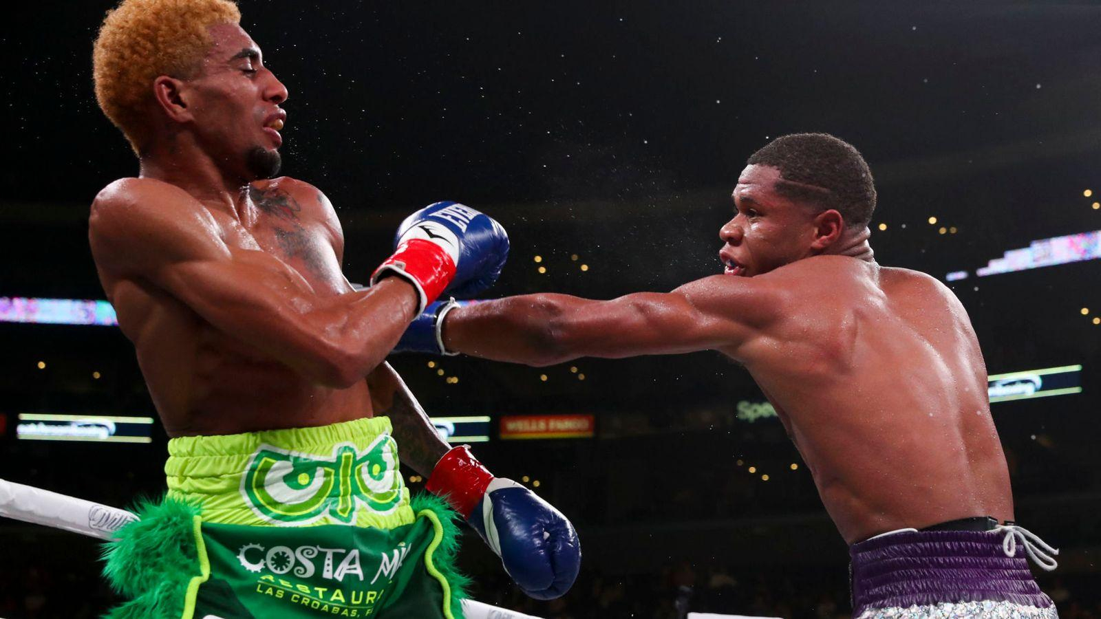 Отобравший у Ломаченко чемпионский пояс боксер провел первую защиту титула: видео