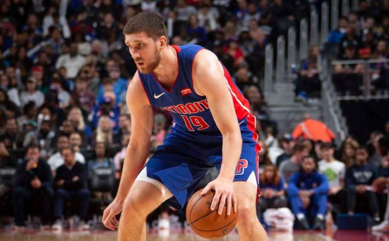 Украинец Михайлюк не смог набрать очков в проигранном матче "Детройта": видео Украинец Михайлюк не смог набрать очков в проигранном матче "Детройта": видео