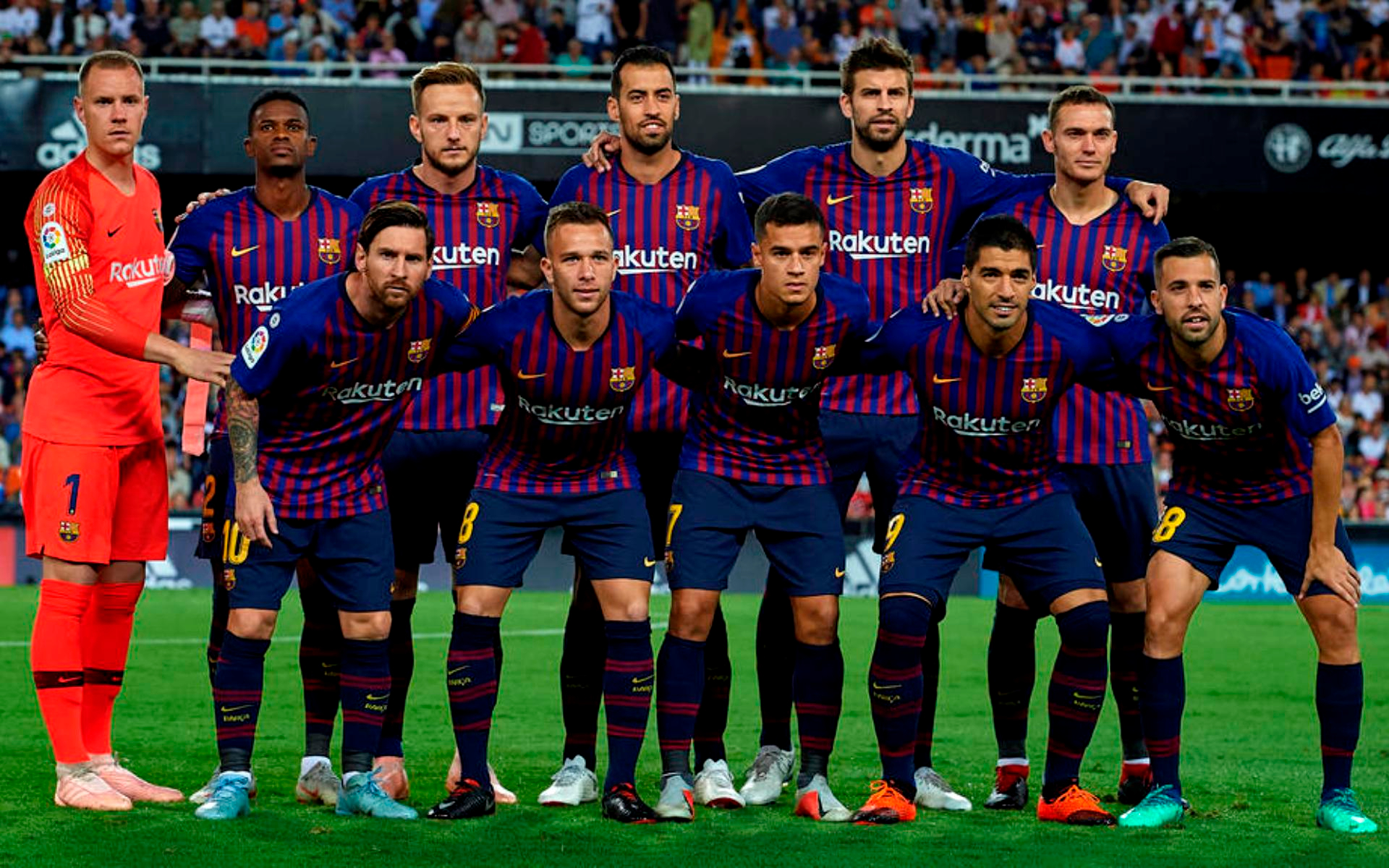 "Барселона" презентовала патриотический комплект формы: видео