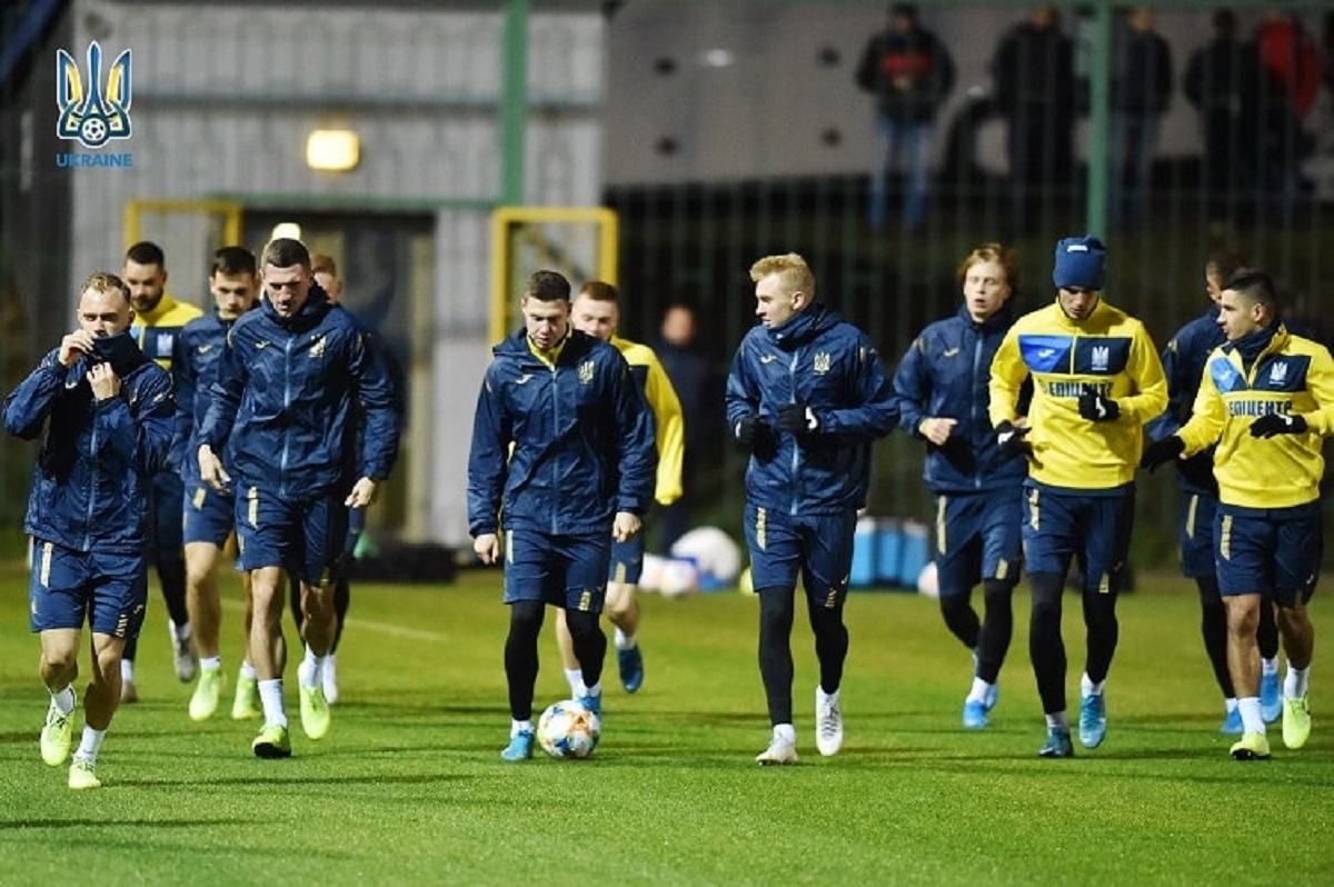 Збірна України провела перше тренування перед матчем з Естонією: УЄФА знімає сюжет про команду Збірна України провела перше тренування перед матчем з Естонією: УЄФА знімає сюжет про команду