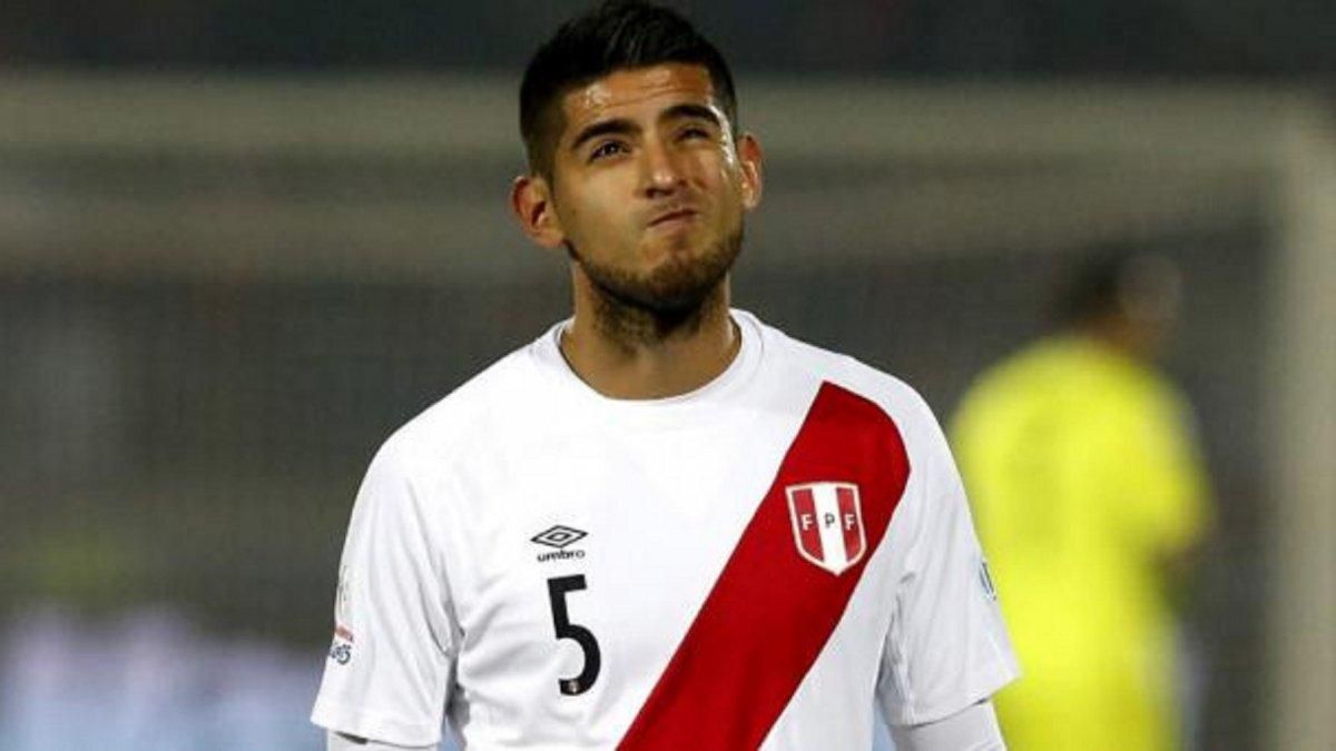 Футболісти збірної Чилі відмовилися виходити на гру проти Перу, за яку виступає гравець "Динамо"