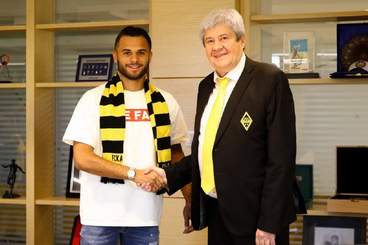 Забивной кандидат в сборную Украины продлил контракт с клубом из Казахстана Забивной кандидат в сборную Украины продлил контракт с клубом из Казахстана