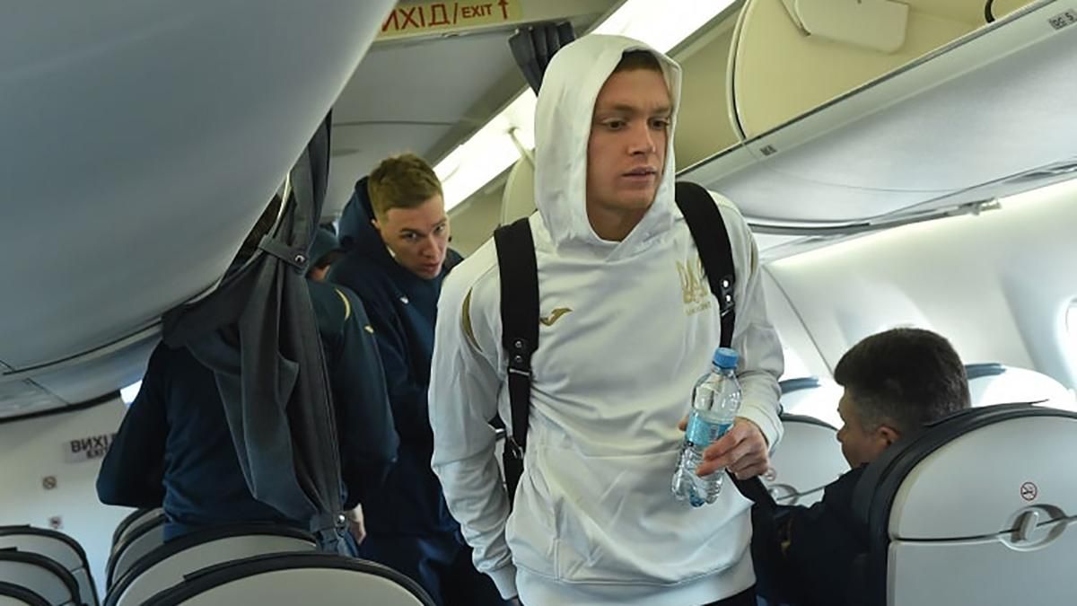 Збірна України прибула до Сербії, двоє гравців приймали вітання