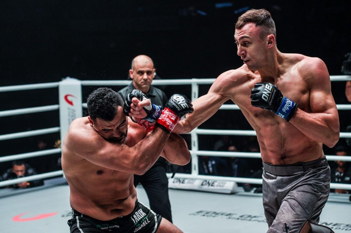 Українець Роман Крикля ефектним нокаутом став чемпіоном з MMA: відео Українець Роман Крикля ефектним нокаутом став чемпіоном з MMA: відео