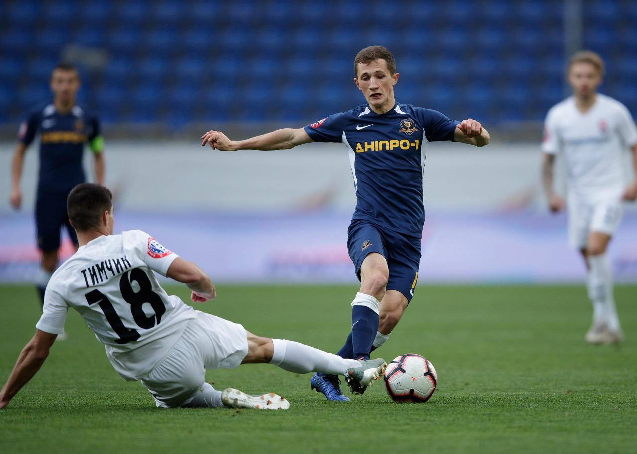 "Заря" и "Днепр-1" не смогли определить сильнейшего в результативной ничьей