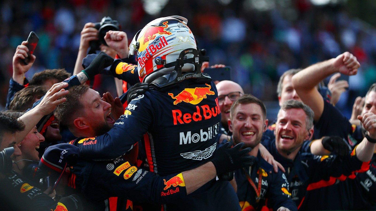 Red Bull установил новый рекорд на самый быстрый пит-стоп Формулы-1: эффектное видео