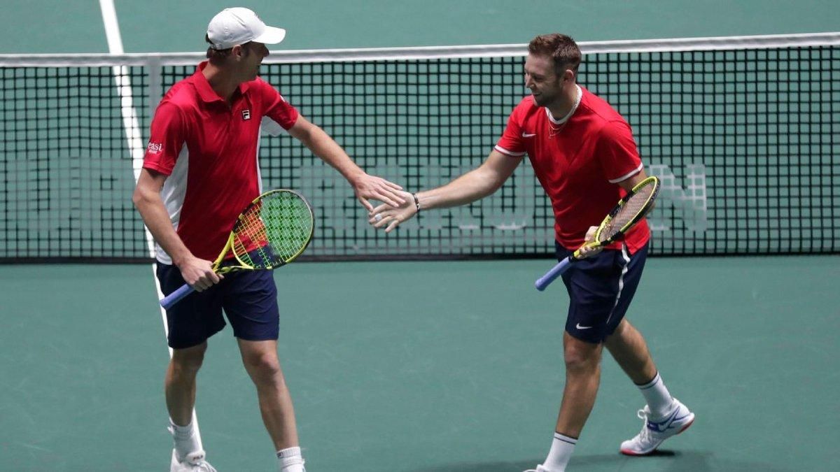 Матч Кубка Дэвиса закончился в 4:04 утра по местному времени Матч Кубка Дэвиса закончился в 4:04 утра по местному времени