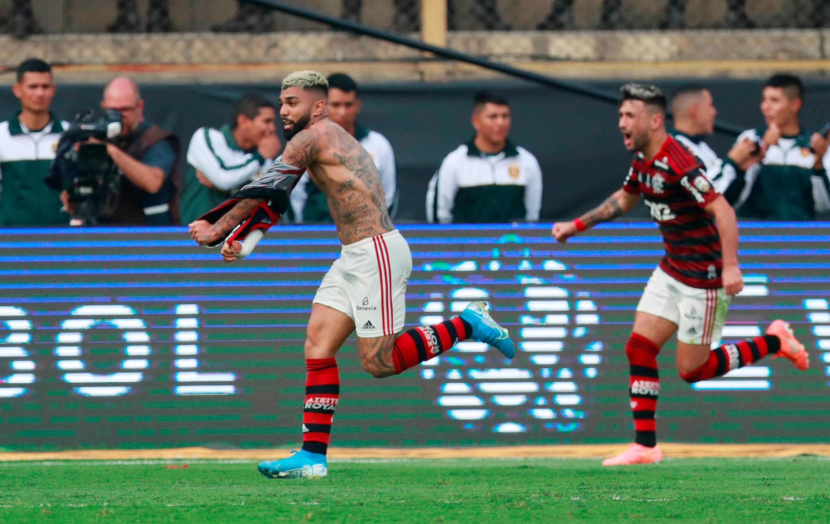 "Фламенго" завоевал Кубок Либертадорес, осуществив невероятный камбэк: видео "Фламенго" завоевал Кубок Либертадорес, осуществив невероятный камбэк: видео