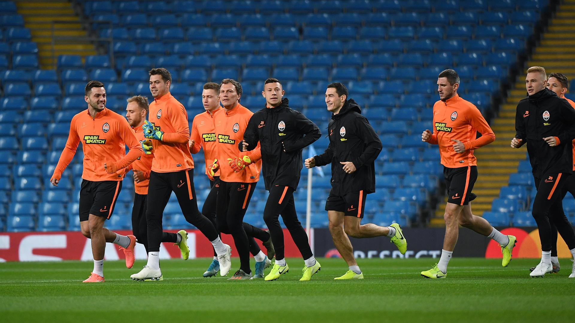 "Шахтер" провел открытую тренировку накануне матча с "Манчестер Сити": эффектные фото