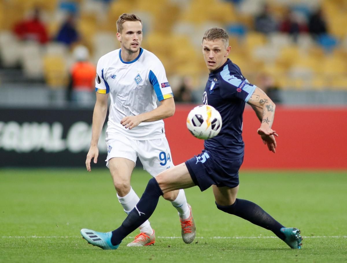 "Динамо" без Попова и с дебютантом отправилось на матч Лиги Европы "Динамо" без Попова и с дебютантом отправилось на матч Лиги Европы