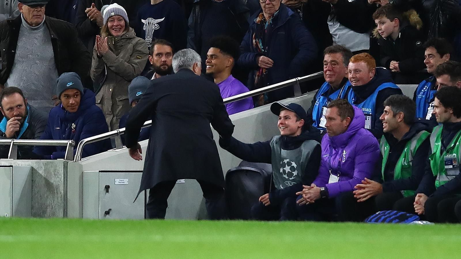 Юный болбой принял участие в голевой комбинации "Тоттенхэма" в Лиге чемпионов – видео Юный болбой принял участие в голевой комбинации "Тоттенхэма" в Лиге чемпионов – видео