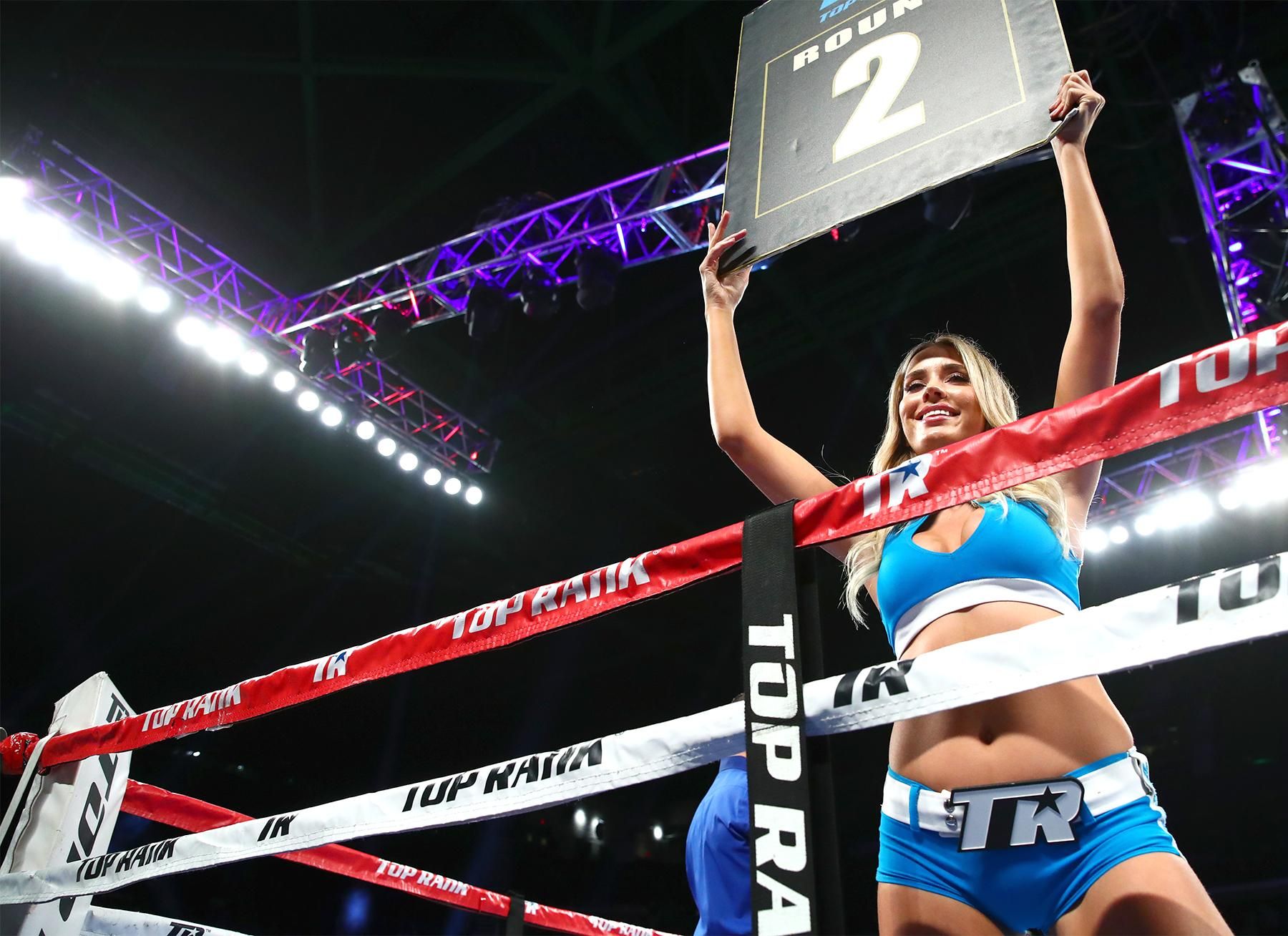 Бой Джошуа – Руис пройдет без ринг-герлз из-за откровенной одежды девушек Бой Джошуа – Руис пройдет без ринг-герлз из-за откровенной одежды девушек