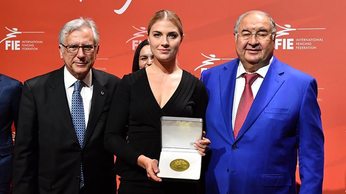Ольга Харлан получила награду за победу на Кубке мира: фото