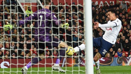 Первое поражение Моуриньо: "Тоттенхэм" проиграл "Манчестер Юнайтед" в АПЛ – видео