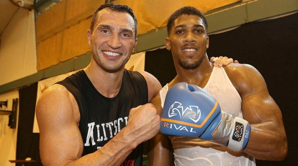 Володимир Кличко дав поради Джошуа перед мегабоєм з Руїсом Володимир Кличко дав поради Джошуа перед мегабоєм з Руїсом